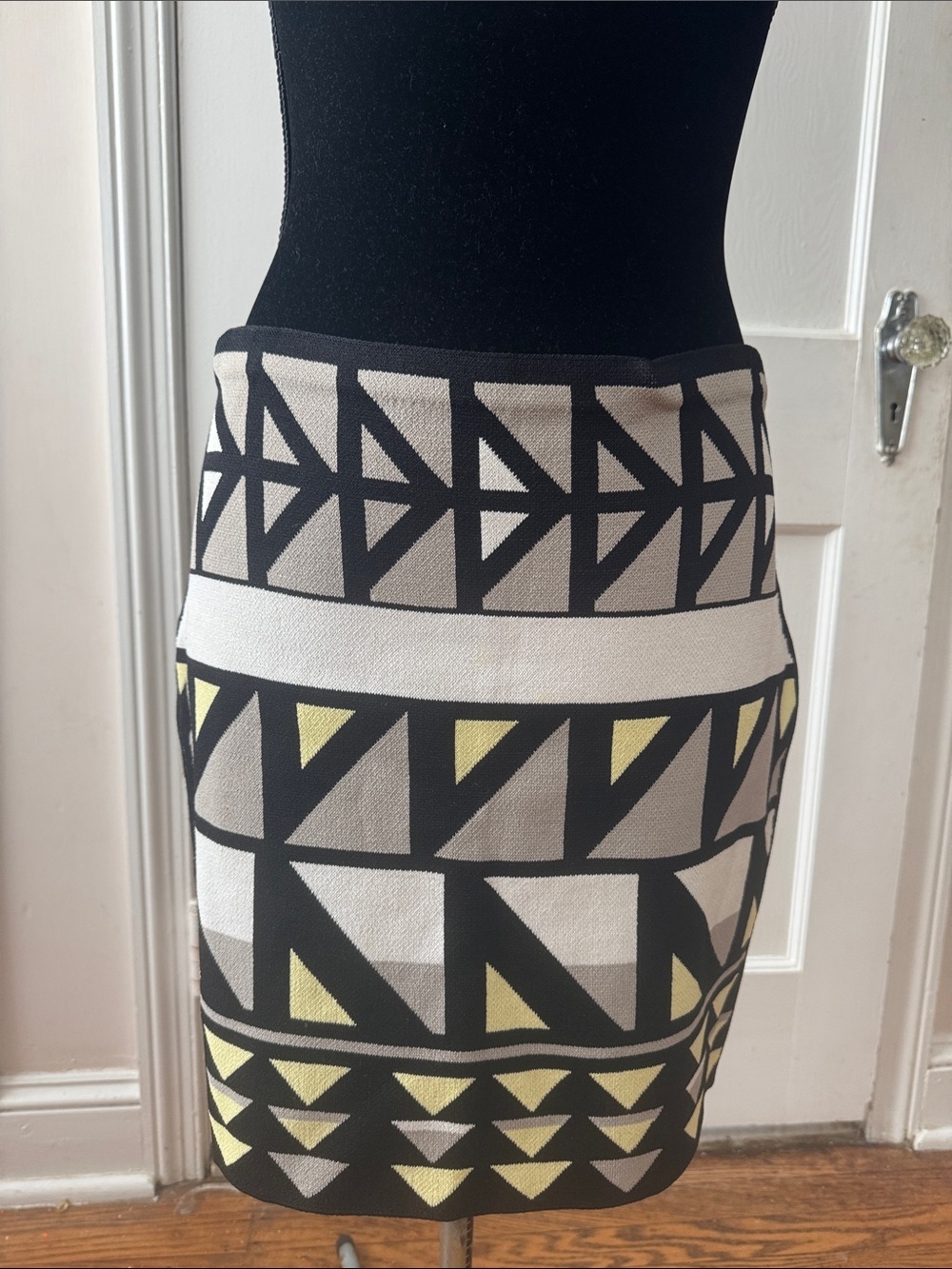 Rachel Roy Geometric Pattern Pencil Mini Skirt in Black, Gray & Yellow Size M
